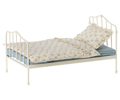Maileg Vintage Bed Mini - Off White & Blue