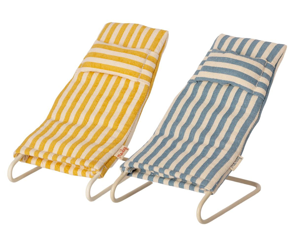Beach chairs store in store
